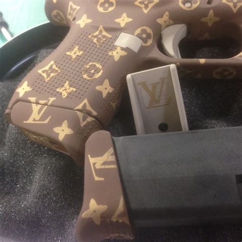 louis vuitton gun stencil